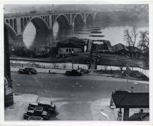 Photo of the Key Bridge with Alexandra Aqueduct footings, looking towards Georgetown
