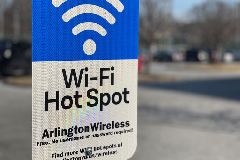 Photo of a free Wi-Fi sign.